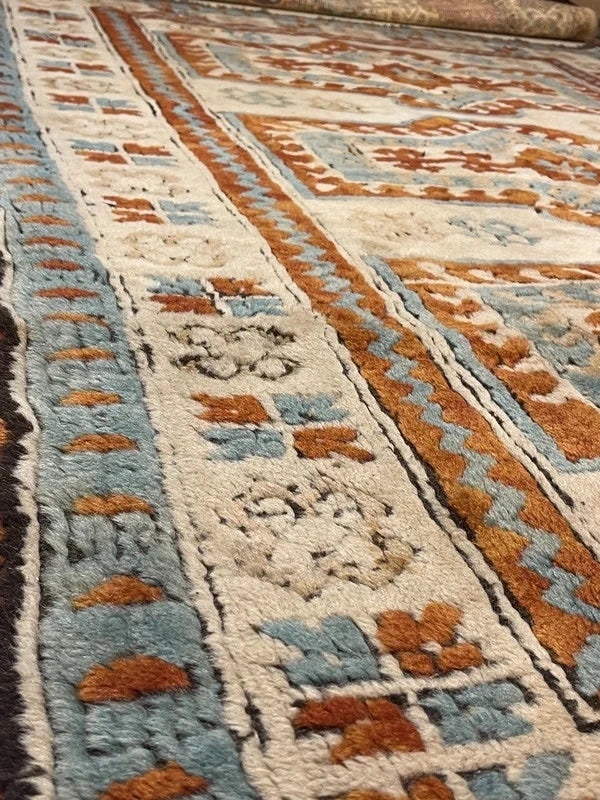 Hand-kontted Wool Kazak / Caucasian Style Rug – Rust & Blue – 202 × 138 cm — photograph 15