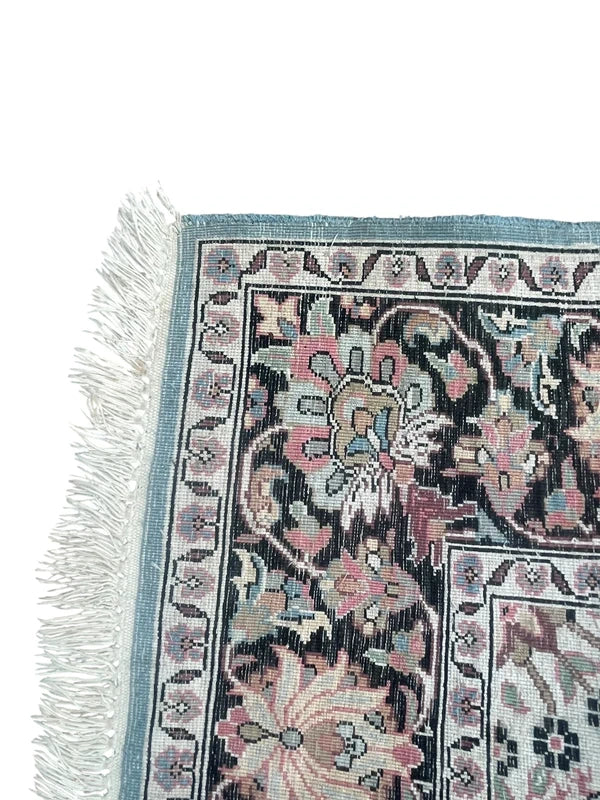 Hand-Knotted Silk Persian Style Rug – Hunting Design – 183 × 125 cm — photograph 9