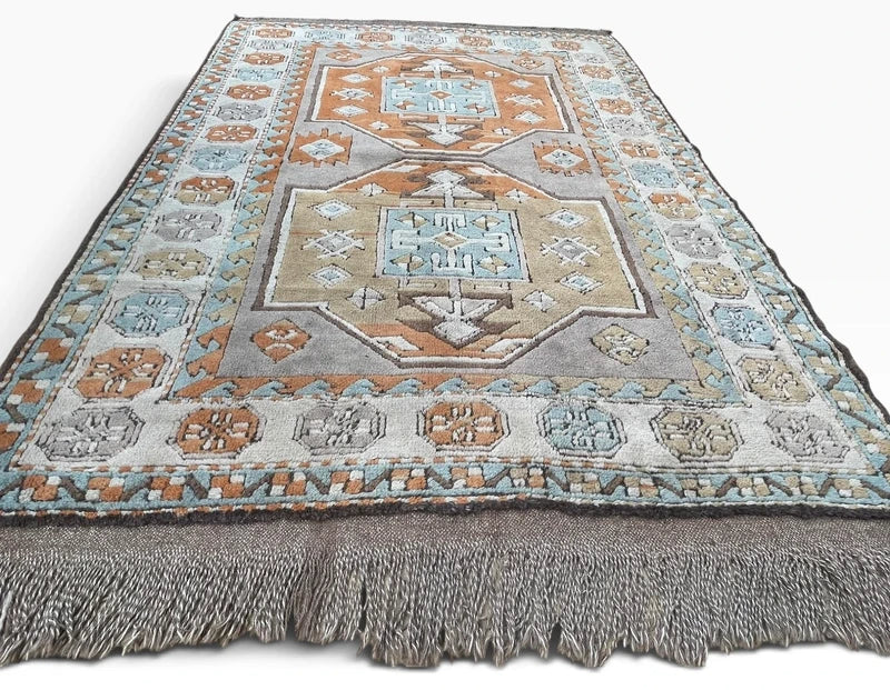 Vintage Hand Knotted Wool Rug 195x133cm – Kazak Caucasian Style — photograph 2