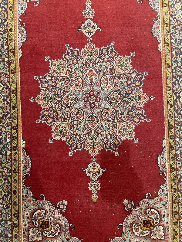 Hand-Knotted Vintage Persian Style Rug 157 x 91 cm | Red Medallion | Wool on Cotton — photograph 3