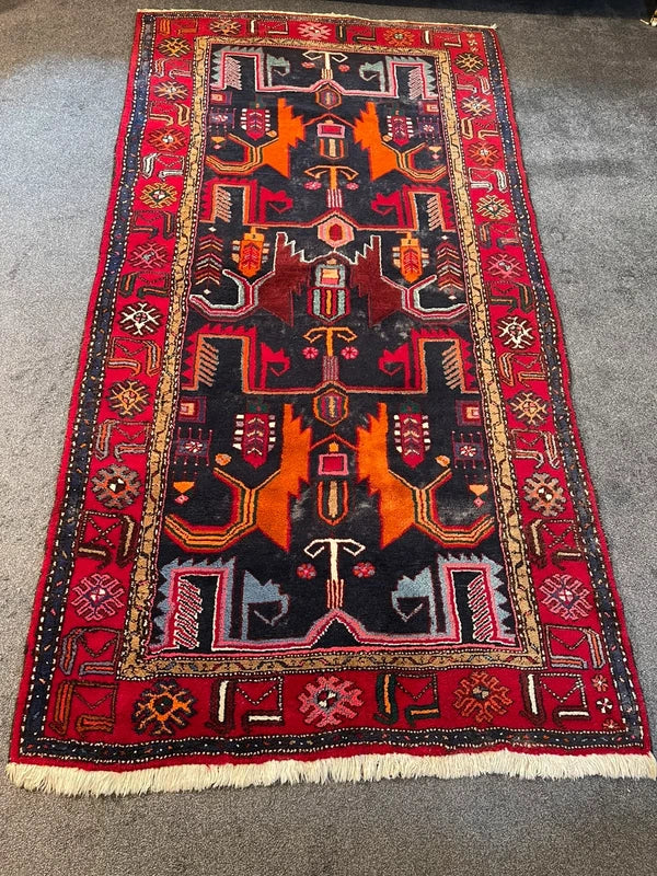 Vintage Persian Hamadan Rug – 140 x 200 cm — photograph 11