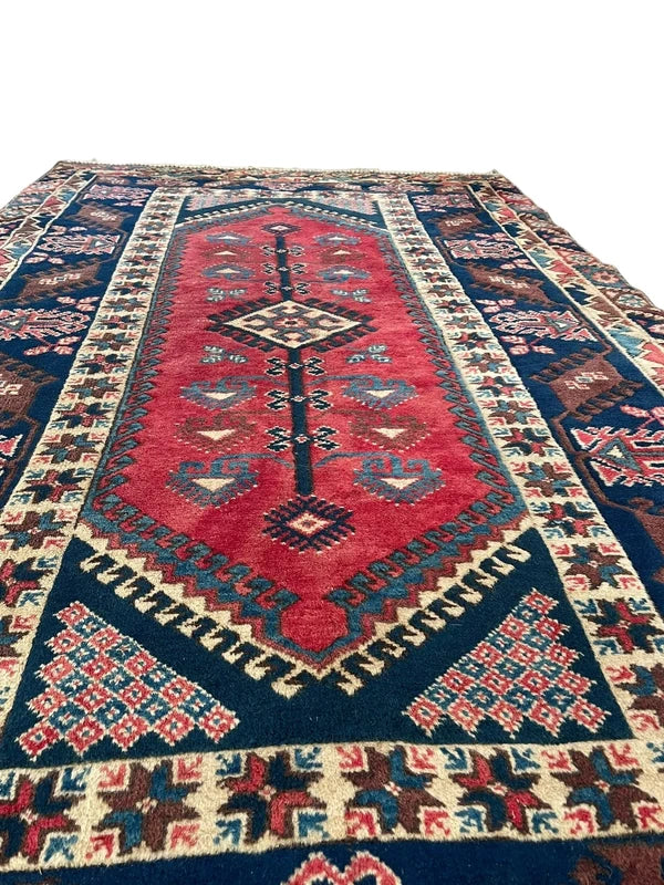Vintage Hand Knotted Tribal Rug 246 x 141 cm Wool — photograph 10