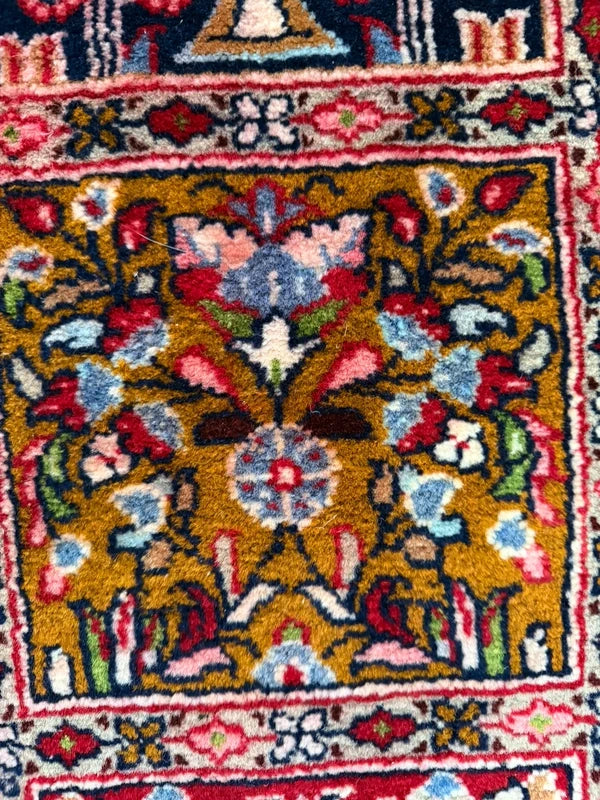 Persian Hand Knotted Wool Bakhtiari Garden Rug 111x178cm — photograph 3