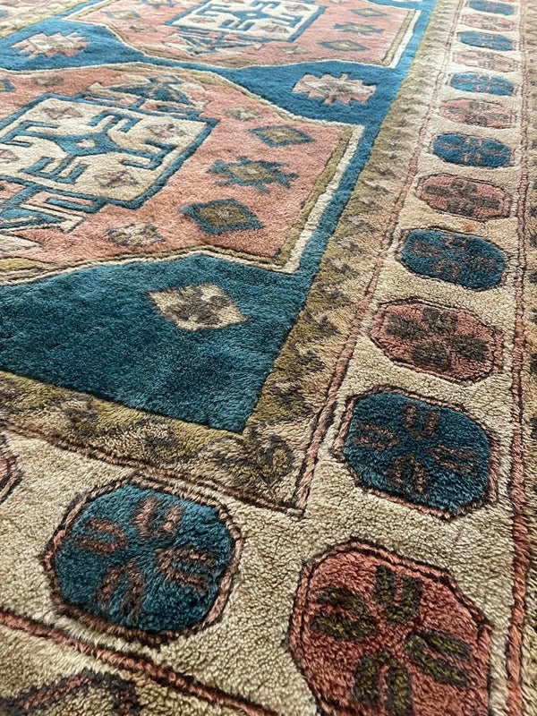 Large Vintage Turkish Geometric Rug 230 x 157 cm — photograph 11